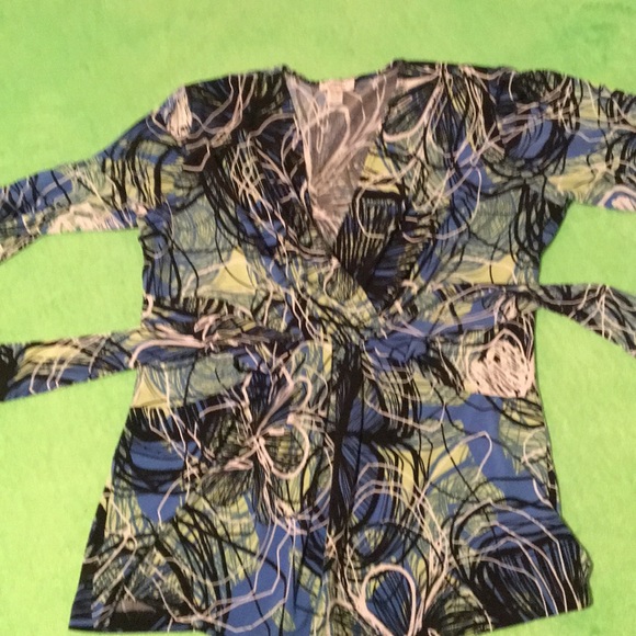 Conrad C collection blouse - Picture 4 of 5